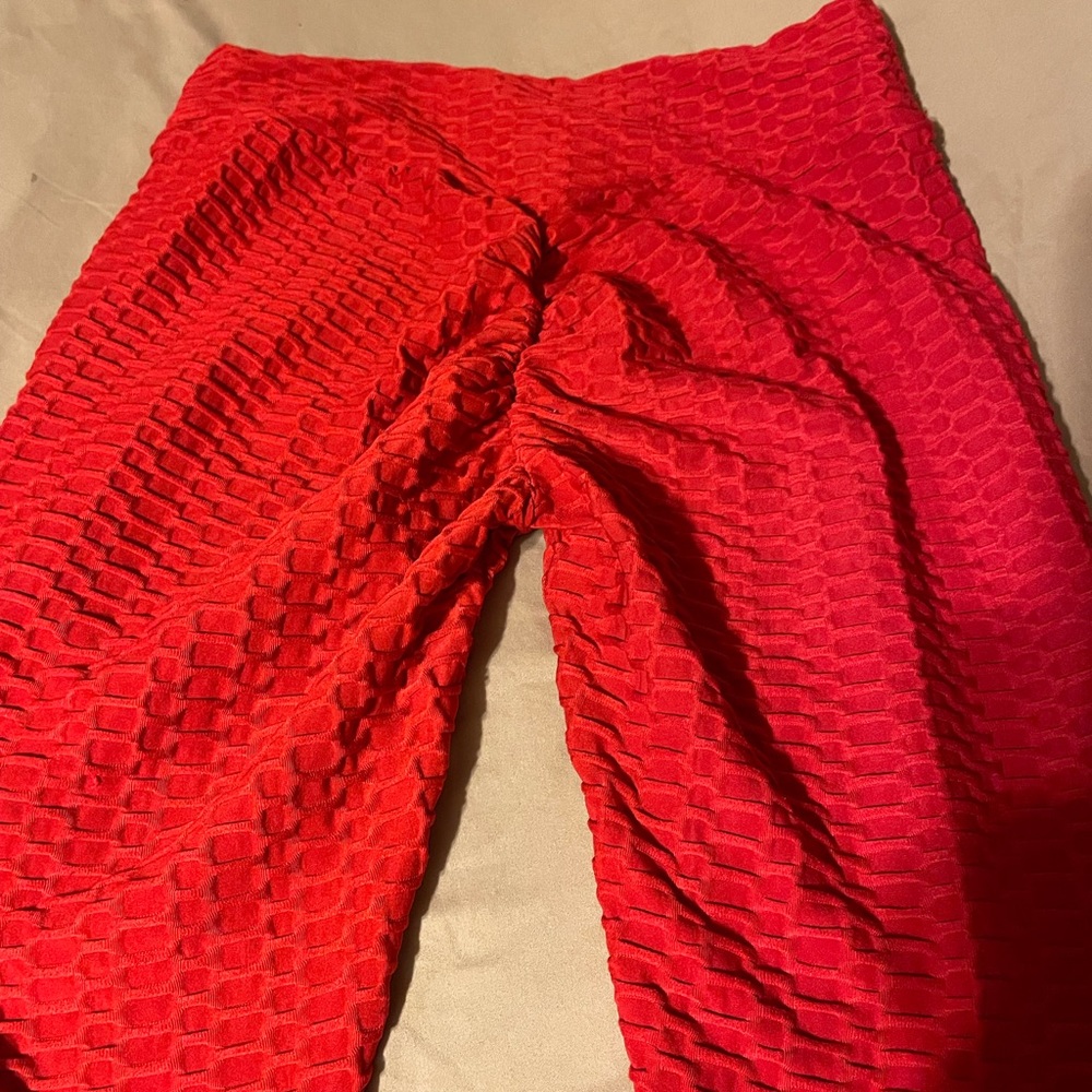 Booty accentuating Tik tok leggings